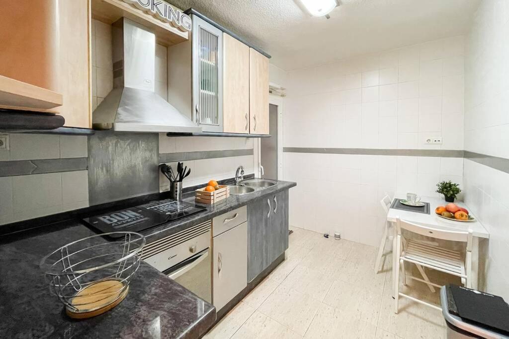 Coqueto Y Amplio Apartamento A 15 Min De La Playa อาลิกันเต ภายนอก รูปภาพ