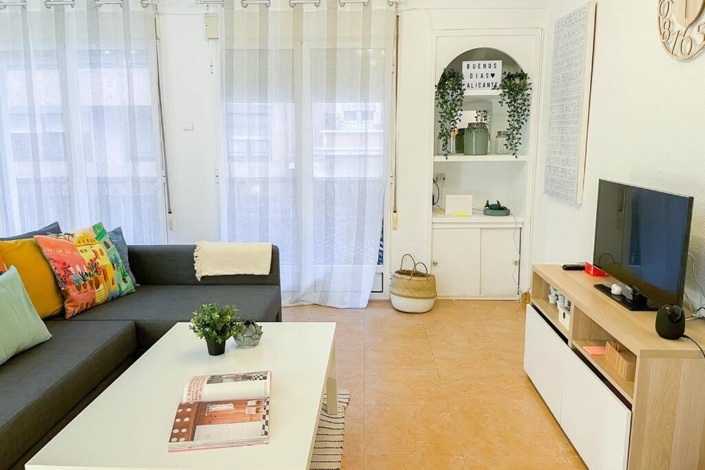 Coqueto Y Amplio Apartamento A 15 Min De La Playa อาลิกันเต ภายนอก รูปภาพ