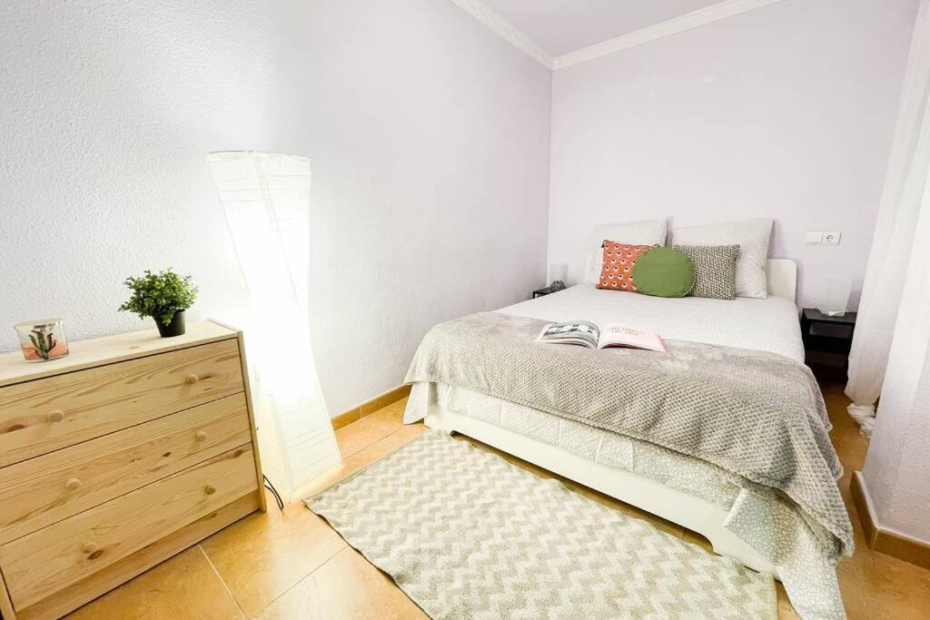 Coqueto Y Amplio Apartamento A 15 Min De La Playa อาลิกันเต ภายนอก รูปภาพ