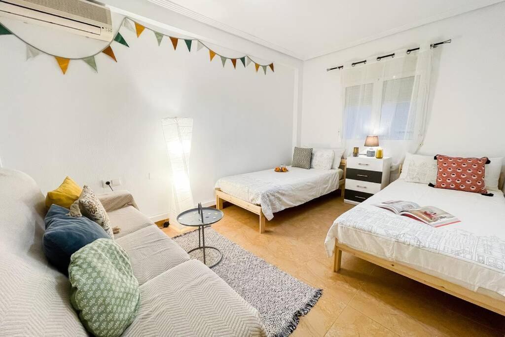 Coqueto Y Amplio Apartamento A 15 Min De La Playa อาลิกันเต ภายนอก รูปภาพ