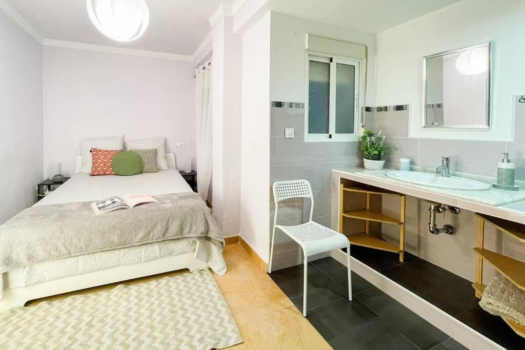 Coqueto Y Amplio Apartamento A 15 Min De La Playa อาลิกันเต ภายนอก รูปภาพ